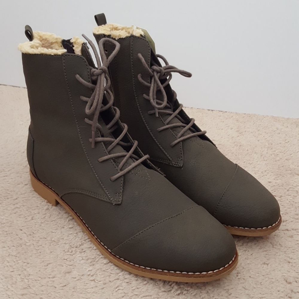 New Toms Alpa berber lined olive green boots sz 11